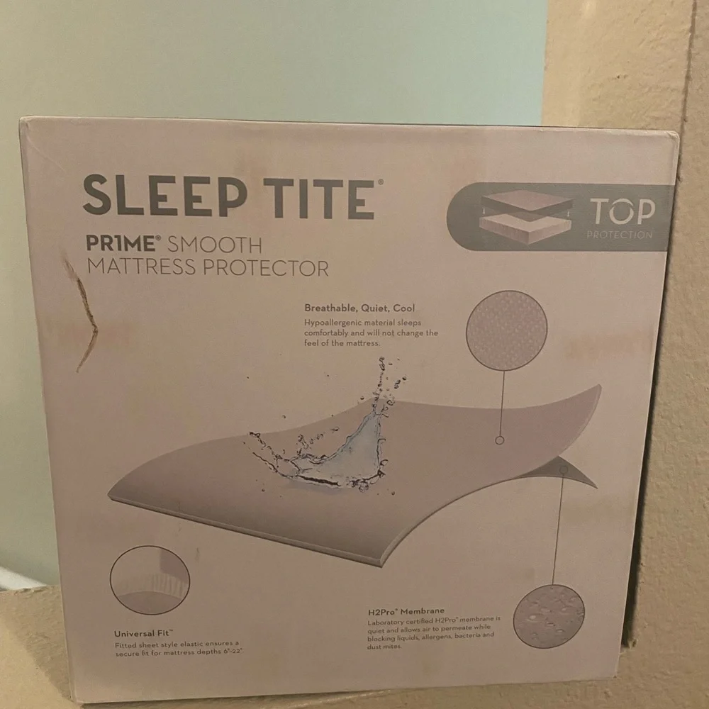 Malouf Sleep Tite Prime Smooth Mattress Protector - White (Queen). NWT. Boxed.